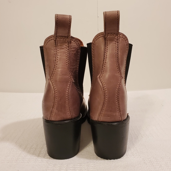 🆕️ FRYE SABRINA 6G CHUNKY HEELED CHELSEA B - Picture 4 of 6